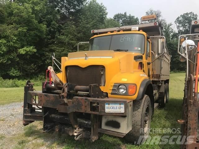 Mack 700 Hóeltakarítók