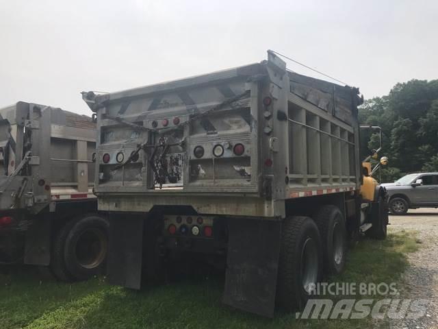 Mack 700 Hóeltakarítók