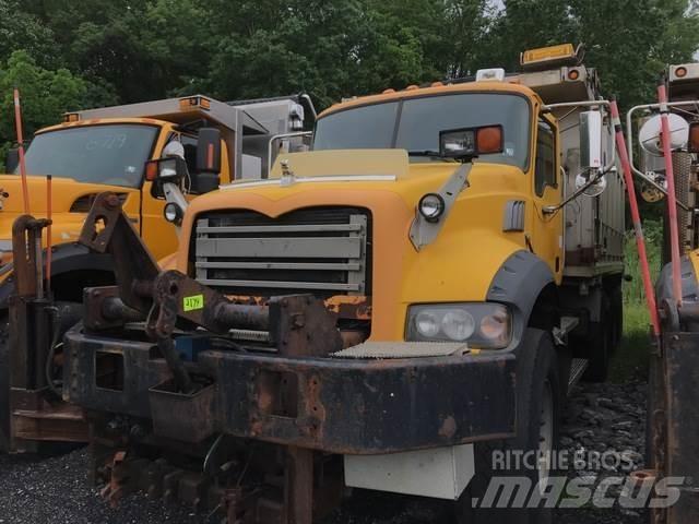 Mack 700 Hóeltakarítók