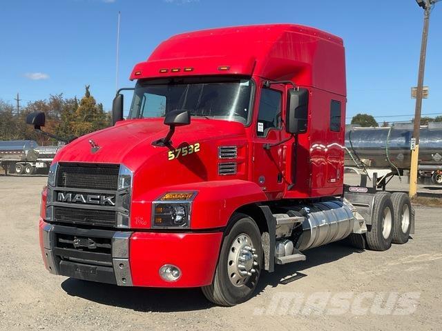 Mack AN64T Nyergesvontatók