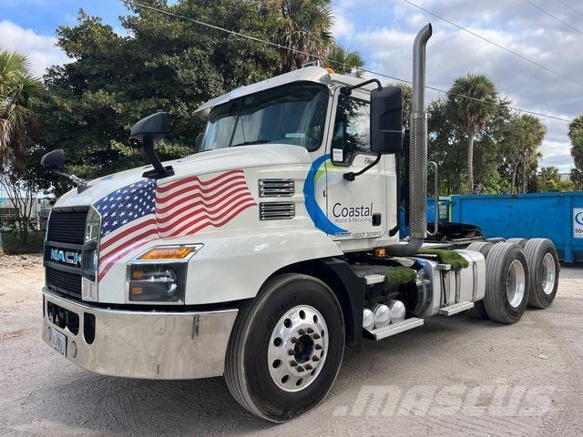 Mack AN64T Nyergesvontatók