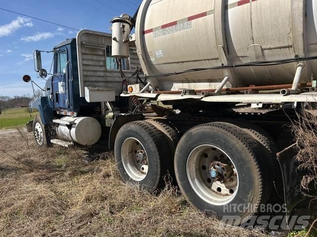 Mack CH613 Nyergesvontatók