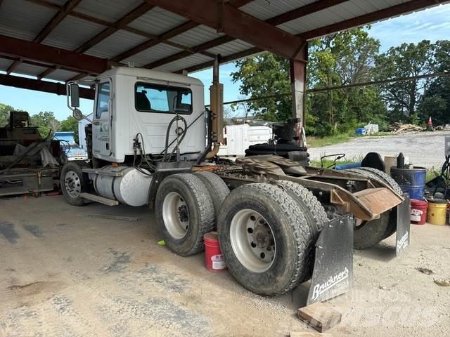 Mack CH613 Nyergesvontatók
