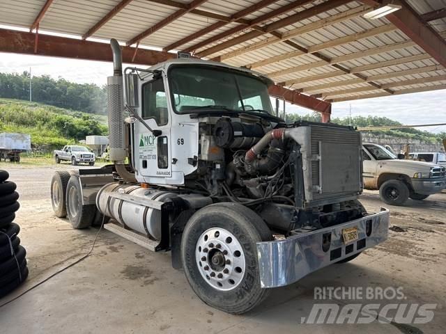 Mack CH613 Nyergesvontatók