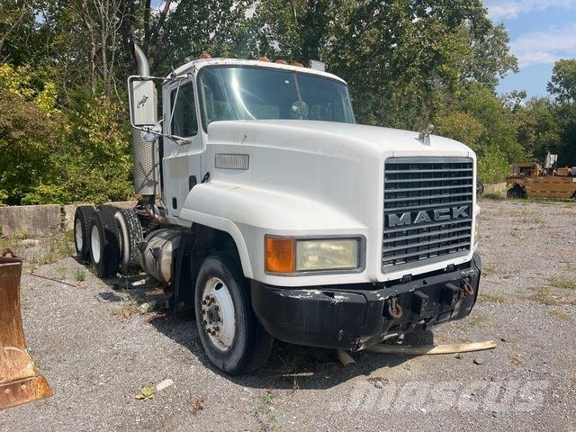 Mack CH613 Nyergesvontatók