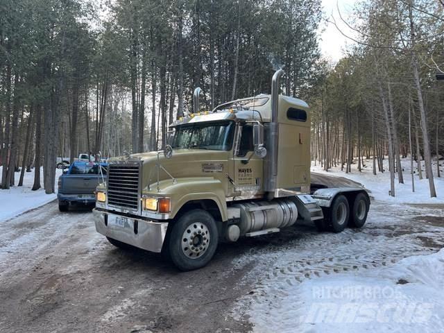 Mack CHN613 Nyergesvontatók
