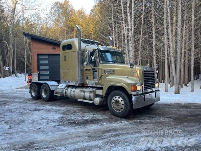 Mack CHN613 Nyergesvontatók