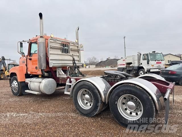 Mack CHN613 Nyergesvontatók