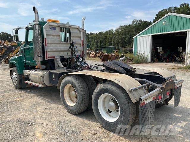 Mack CHN613 Nyergesvontatók