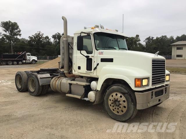 Mack CHU613 Nyergesvontatók