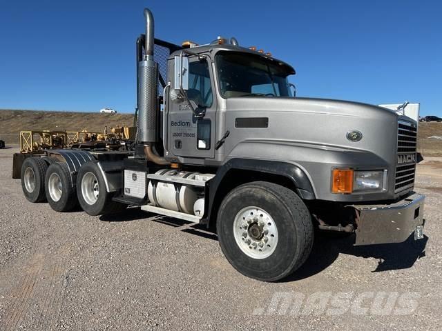 Mack CL713 Nyergesvontatók
