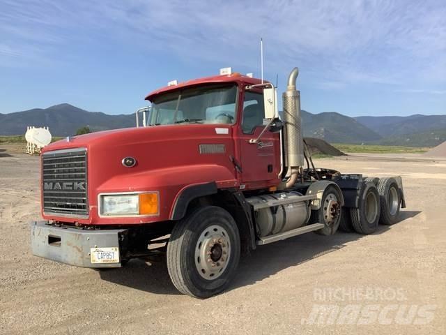 Mack CL733 Nyergesvontatók