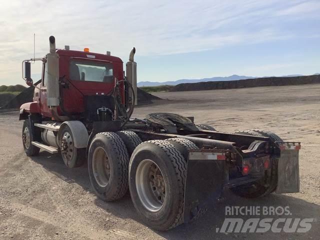 Mack CL733 Nyergesvontatók