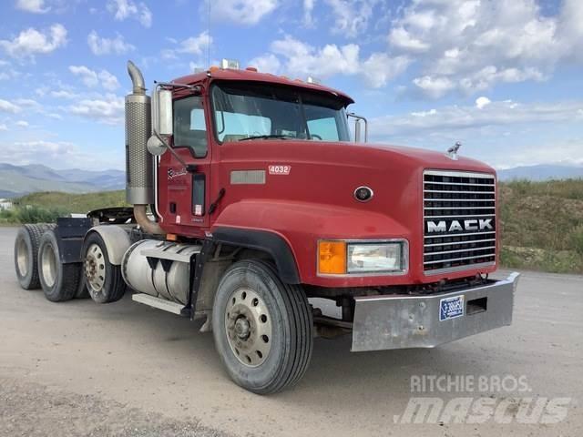 Mack CL733 Nyergesvontatók