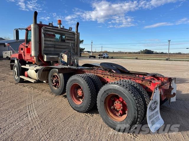 Mack CL733 Nyergesvontatók