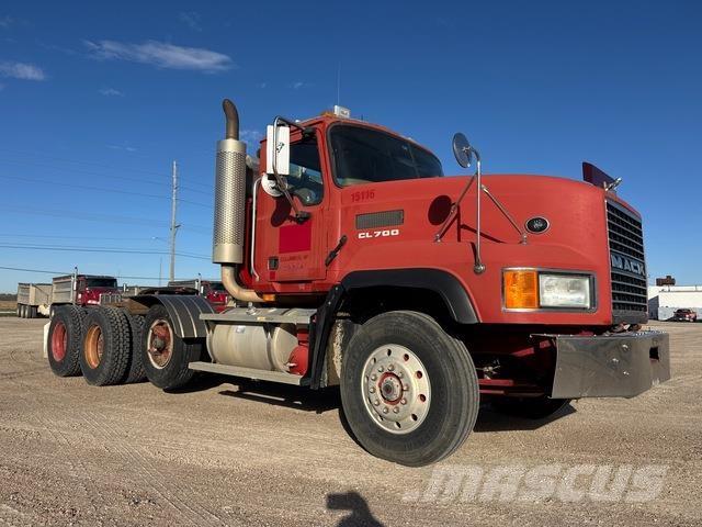 Mack CL733 Nyergesvontatók