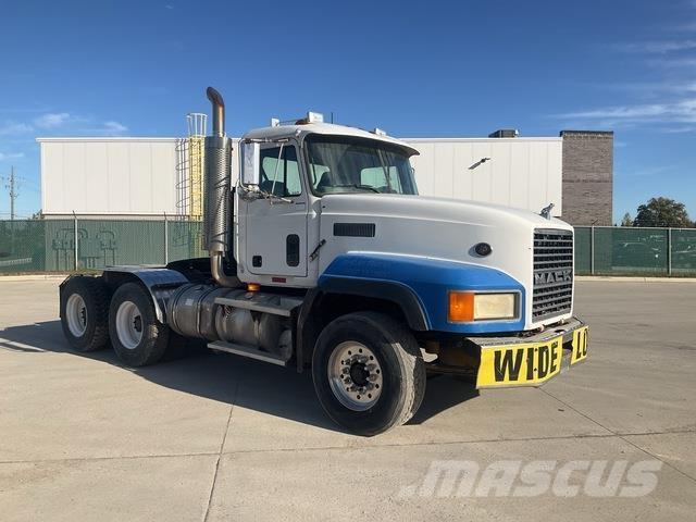 Mack CL753 Nyergesvontatók