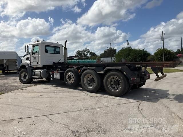 Mack CT713 Hidraulikus konténerszállító