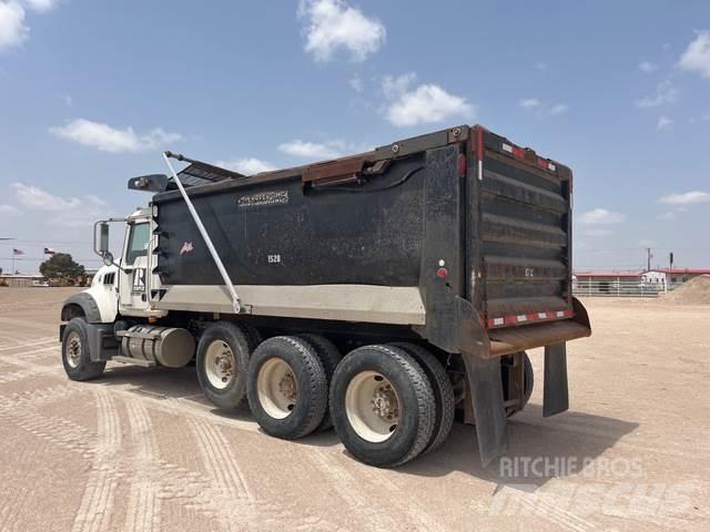 Mack CTP713 Billenő teherautók