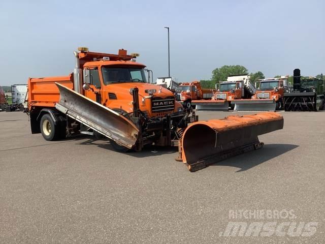 Mack CV700 Hóeltakarítók