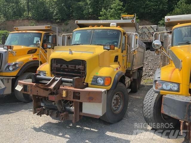 Mack CV700 Hóeltakarítók