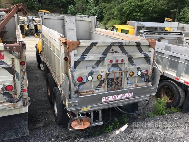 Mack CV700 Hóeltakarítók