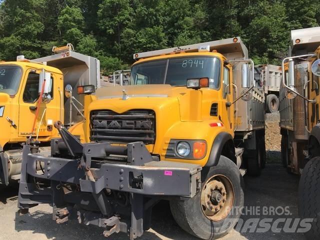 Mack CV700 Hóeltakarítók