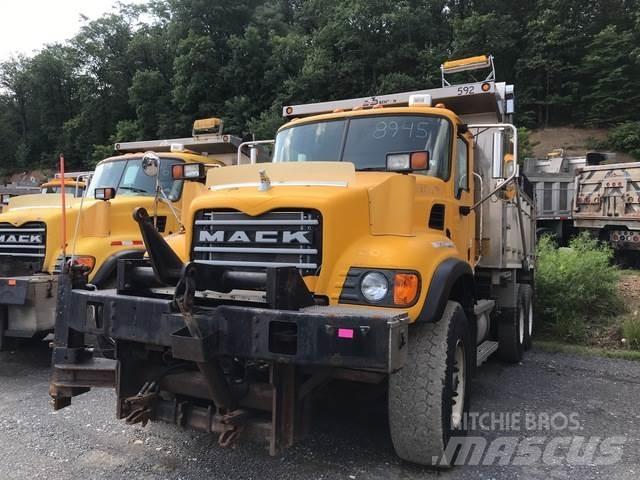 Mack CV700 Hóeltakarítók