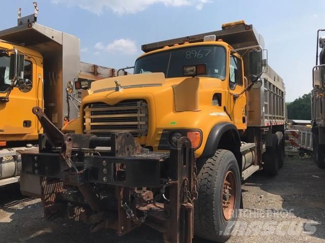 Mack CV700 Hóeltakarítók