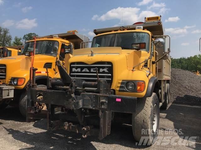 Mack CV700 Hóeltakarítók