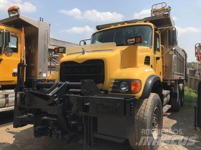 Mack CV700 Hóeltakarítók
