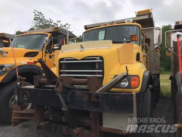 Mack CV700 Hóeltakarítók