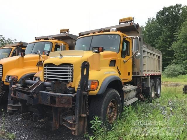 Mack CV700 Billenő teherautók