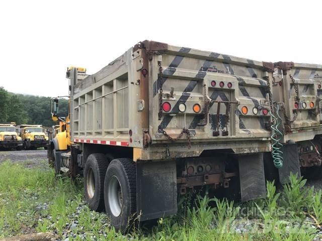 Mack CV700 Billenő teherautók
