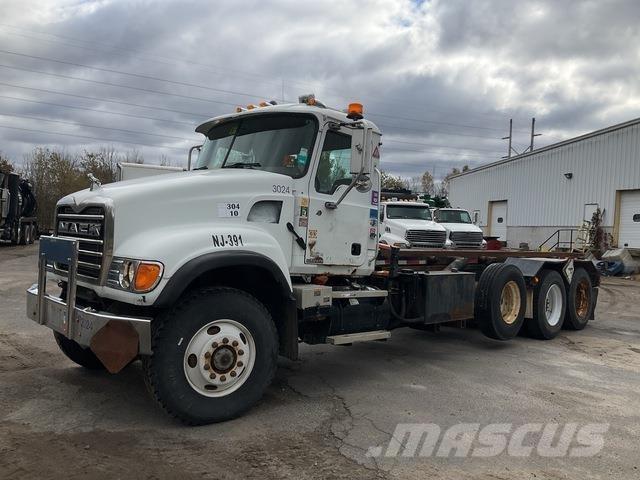 Mack CV713 Hidraulikus konténerszállító