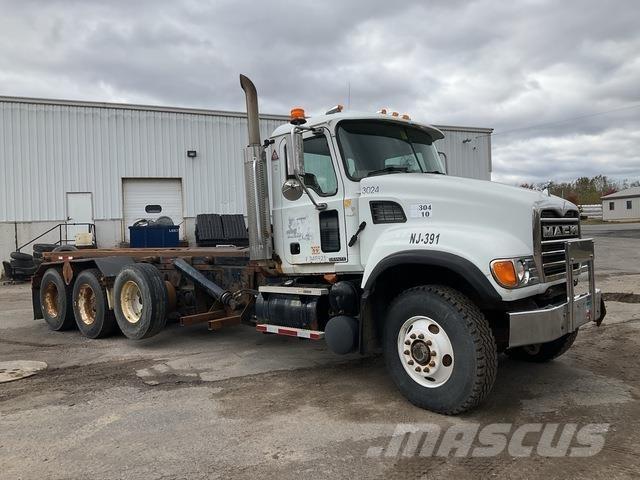Mack CV713 Hidraulikus konténerszállító
