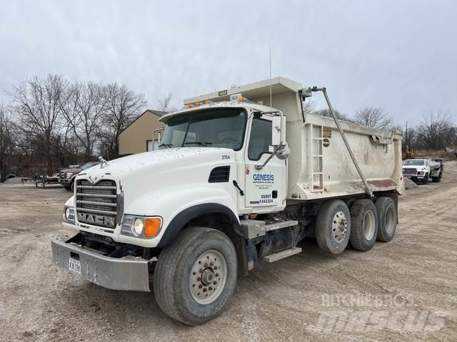 Mack CV713 Billenő teherautók