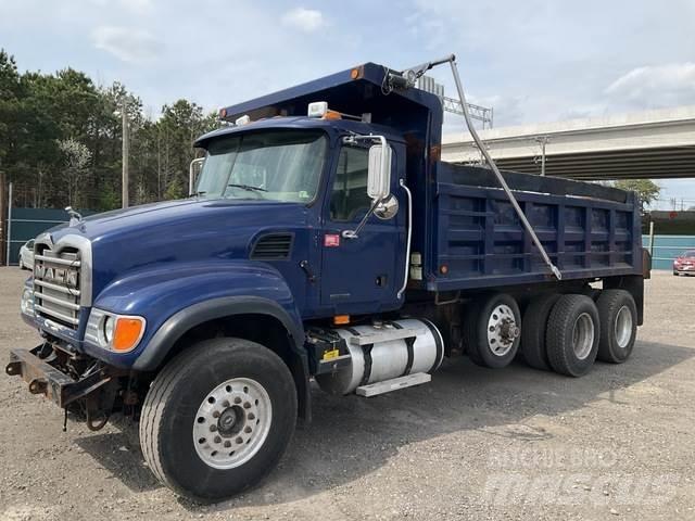 Mack CV713 Billenő teherautók