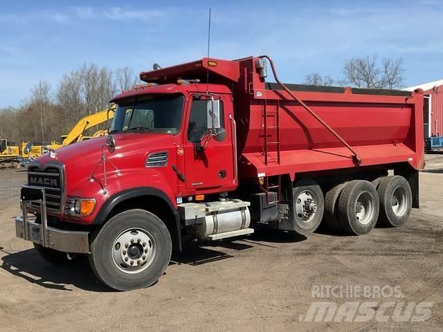 Mack CV713 Billenő teherautók