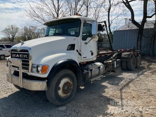 Mack CV713 Hidraulikus konténerszállító