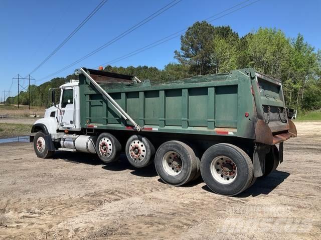 Mack CV713 Billenő teherautók