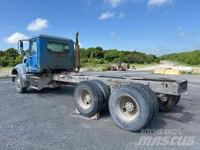 Mack CV713 Vezetőfülke és belső tartozékok