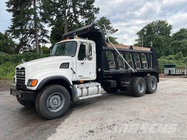 Mack CV713 Billenő teherautók