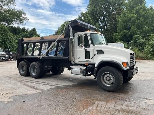 Mack CV713 Billenő teherautók