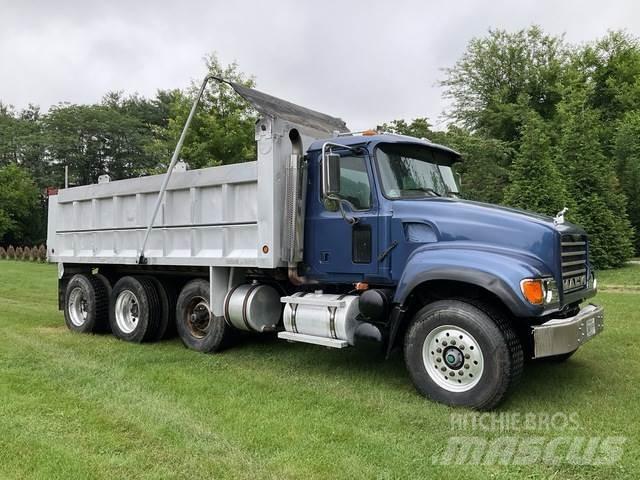 Mack CV713 Billenő teherautók