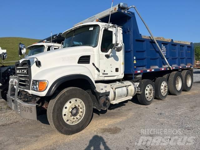 Mack CV713 Billenő teherautók