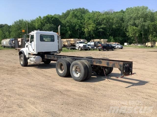 Mack CV713 Vezetőfülke és belső tartozékok