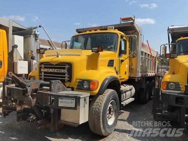 Mack CV713 Hóeltakarítók
