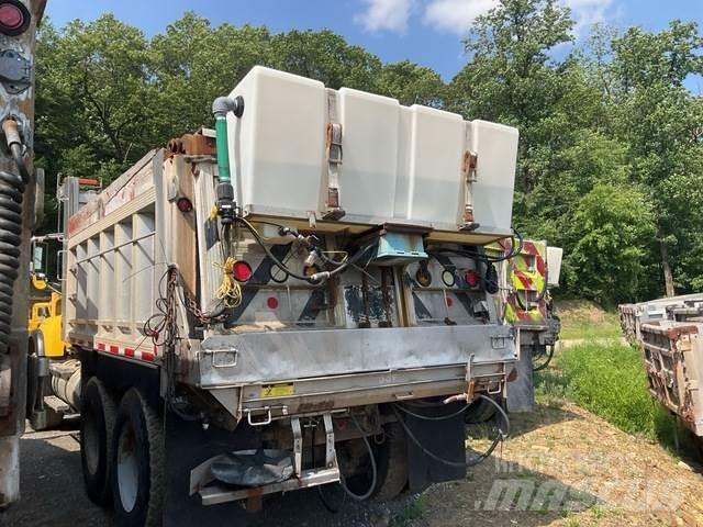 Mack CV713 Hóeltakarítók