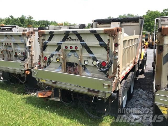 Mack CV713 Hóeltakarítók